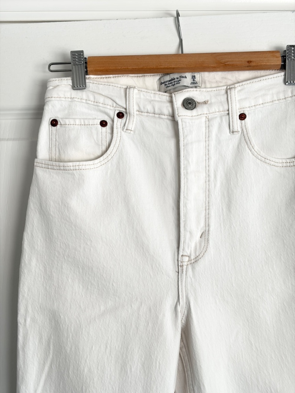 Abercrombie & Fitch The Ankle Straight Ultra High Rise Jeans